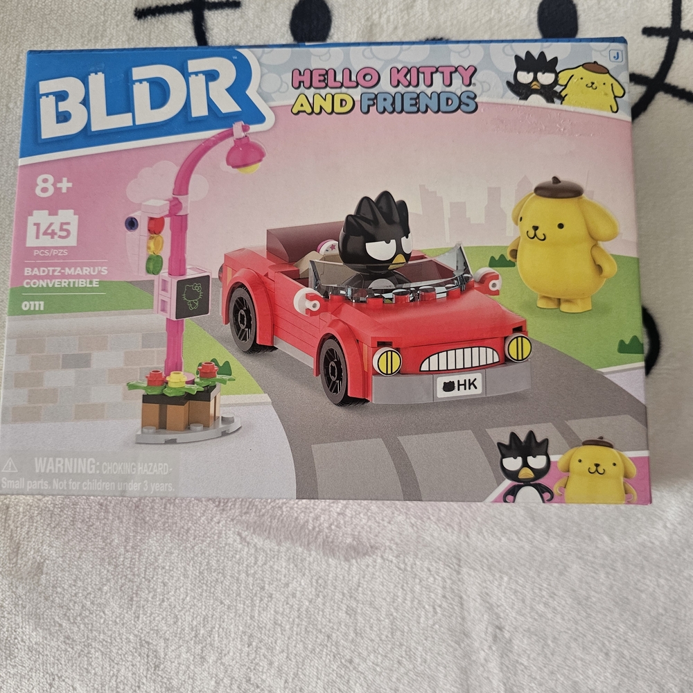 Hello Kitty and Friends Convertible Building Set - Vibrant Red